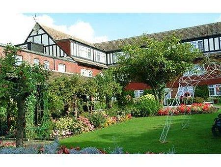 The Royal Chace Hotel Enfield Exterior foto