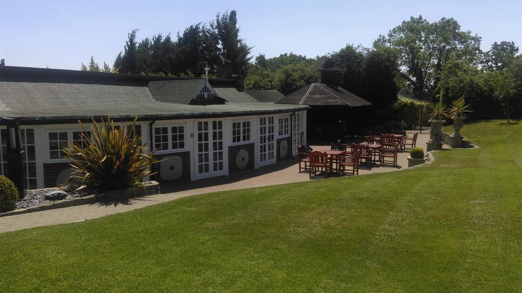 The Royal Chace Hotel Enfield Exterior foto